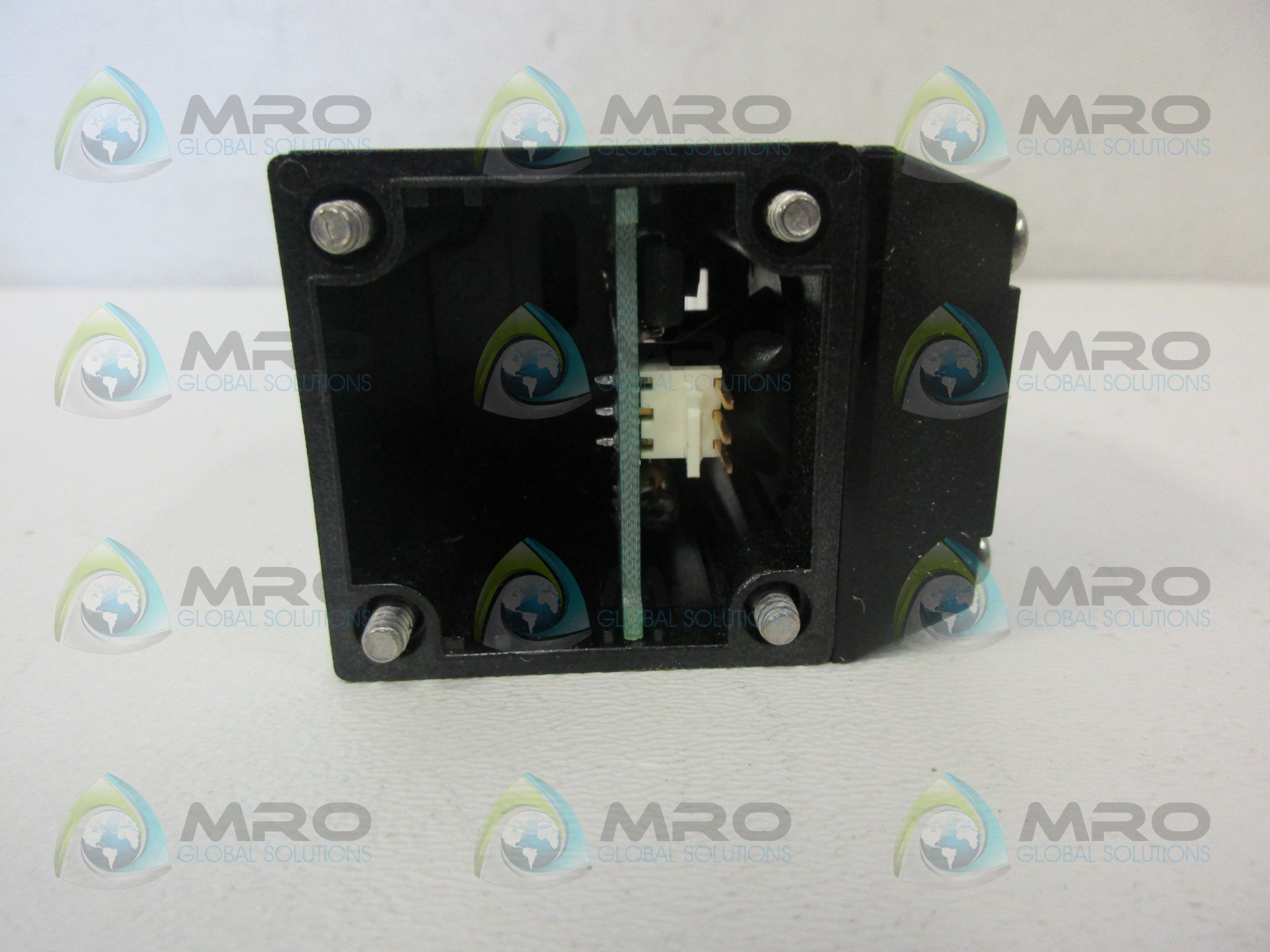 MICROSWITCH MPE2 PHOTOELECTRIC SWITCH *NEW NO BOX*