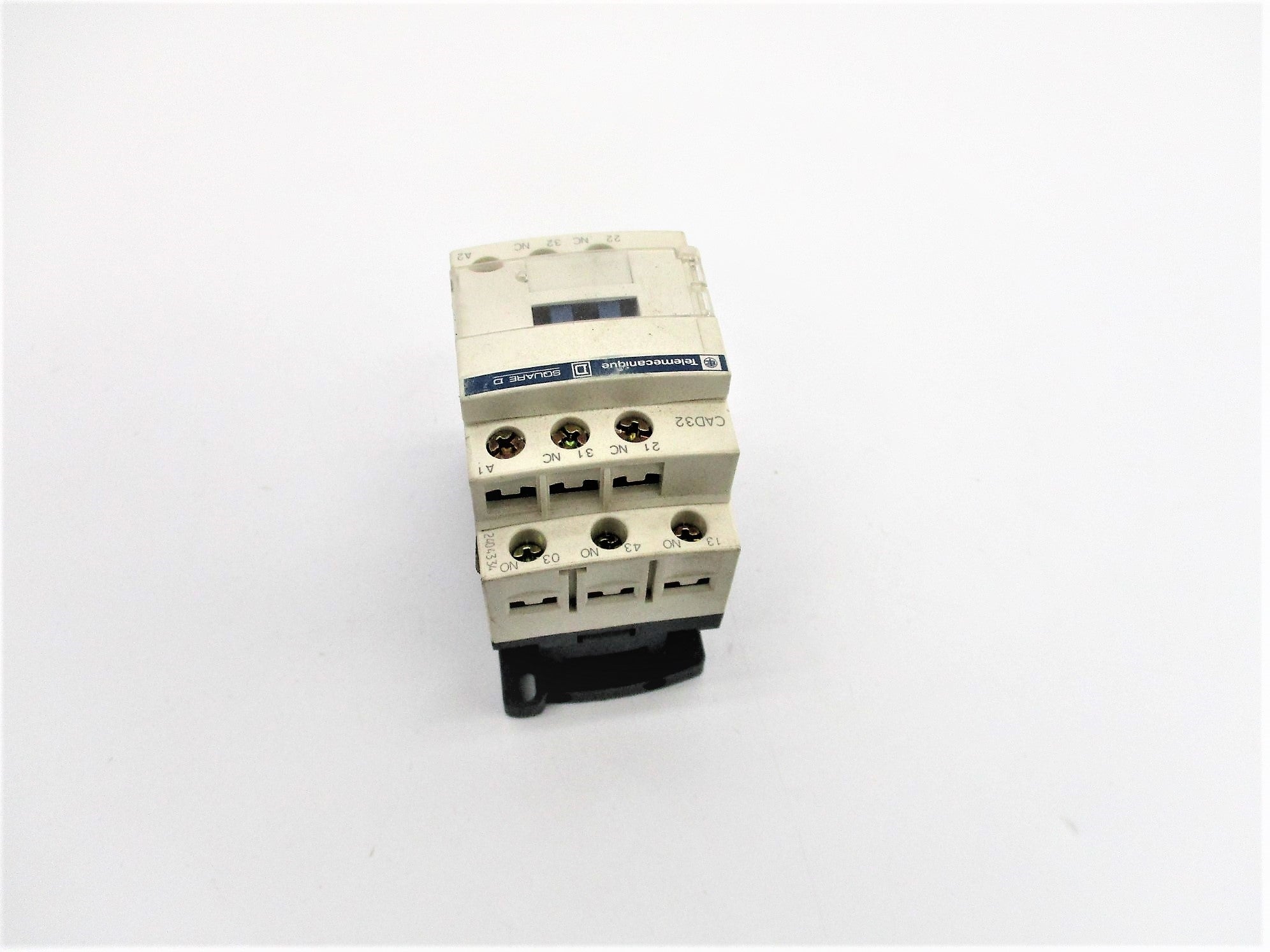 TELEMECANIQUE CAD32G7 120V NSNP