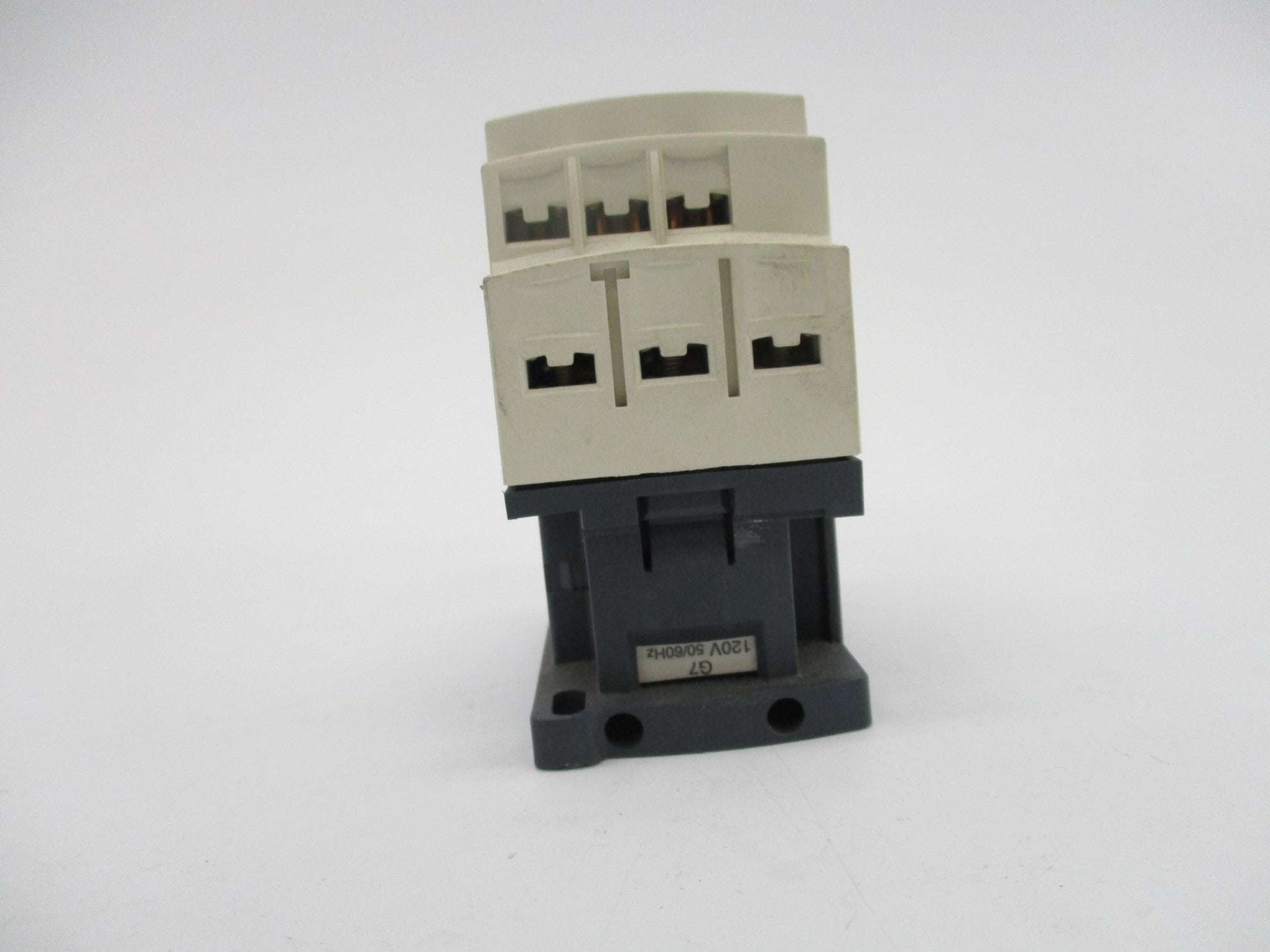 TELEMECANIQUE CAD32G7 120V NSNP