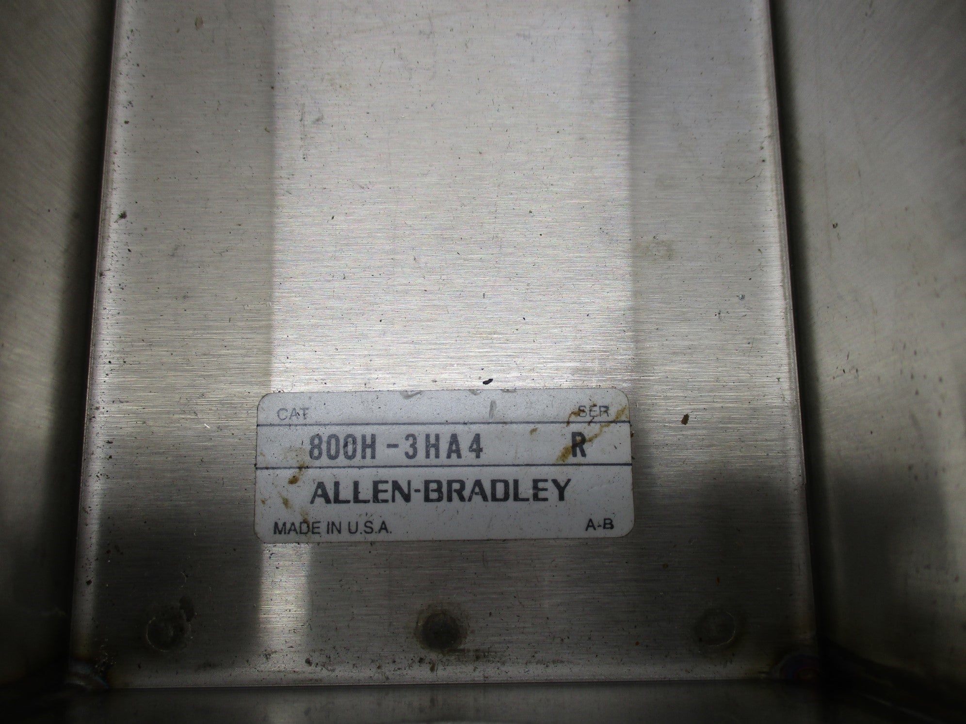 ALLEN BRADLEY 800H-3HA4 SER. R NSNP