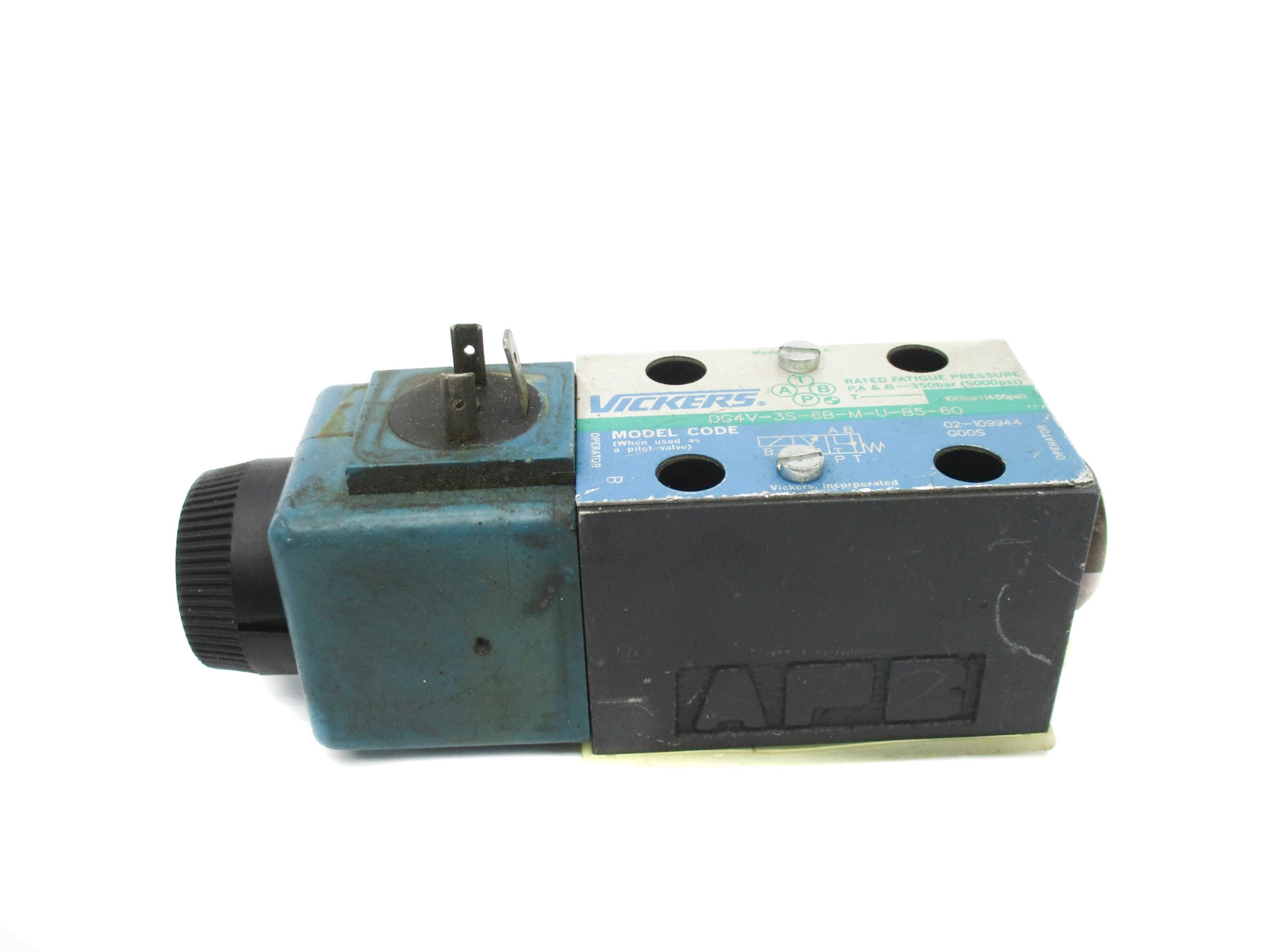 VICKERS DG4V3S6BMUB560 02-109944 5000PSI UNMP