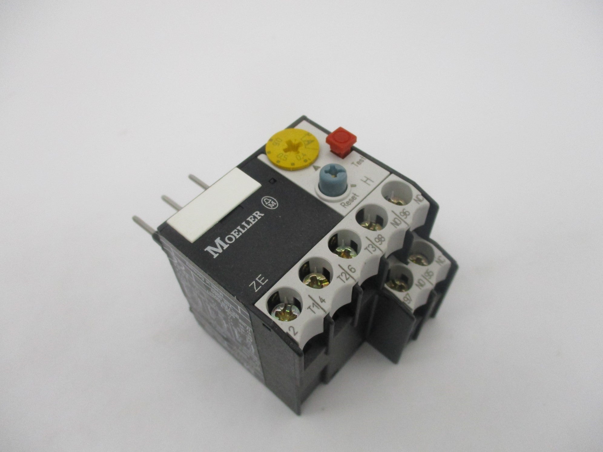 KLOCKNER MOELLER ZE-0.6 6000V 0.4-0.6A NSMP