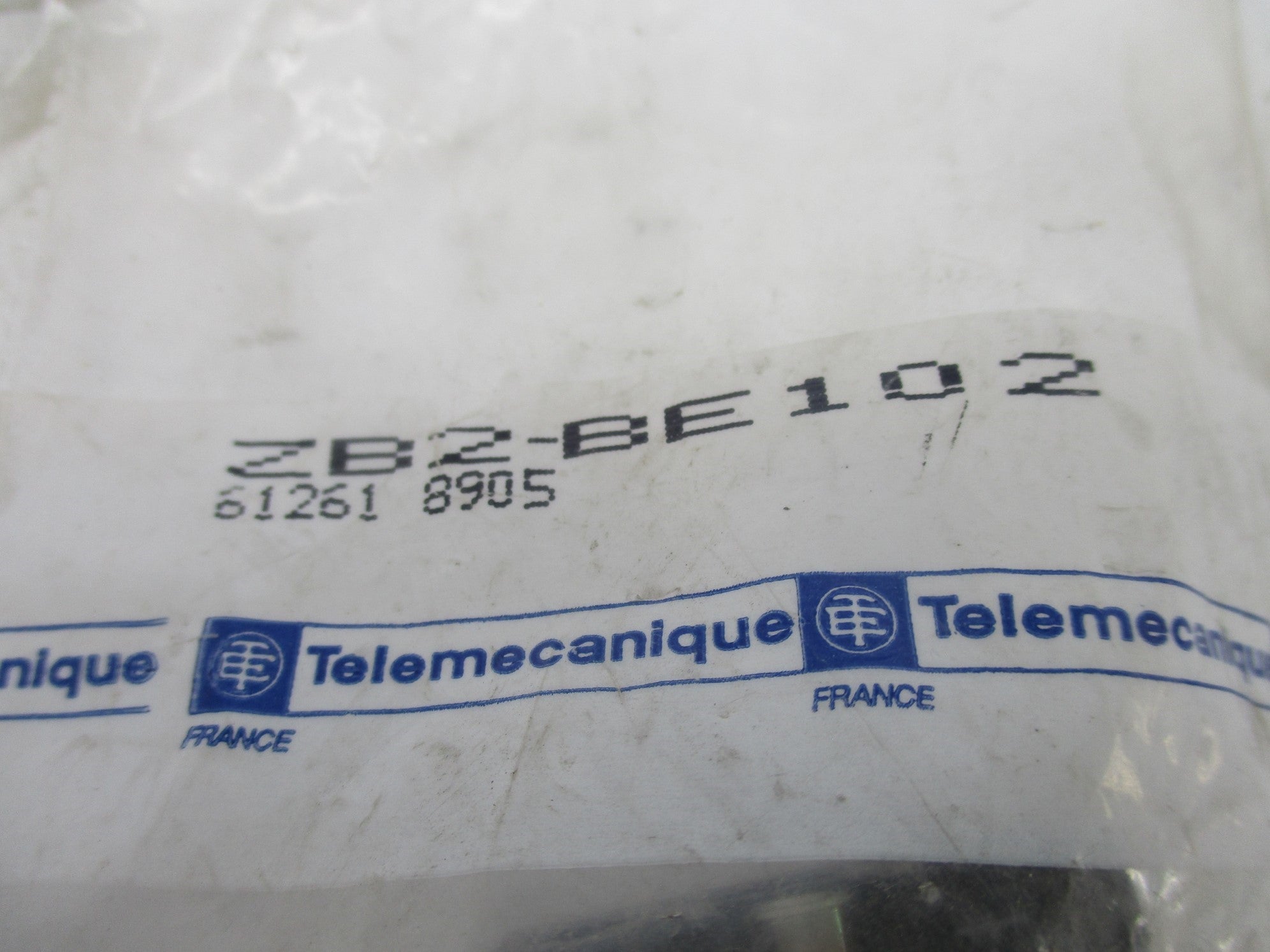 TELEMECANIQUE ZB2-BE102 NSMP