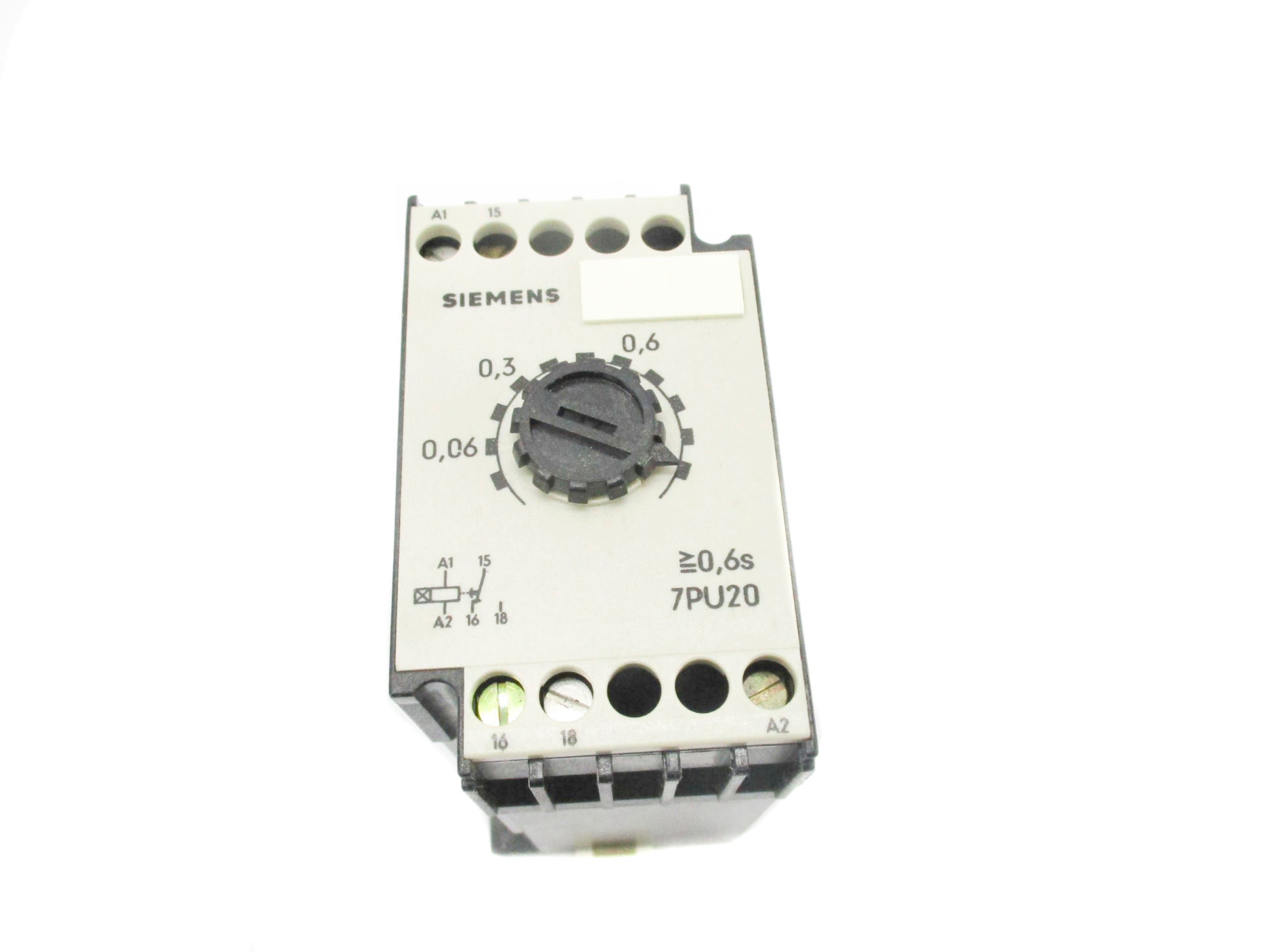 SIEMENS 7PU2040-0AG30 110/220V 0.6S 3A NSMP