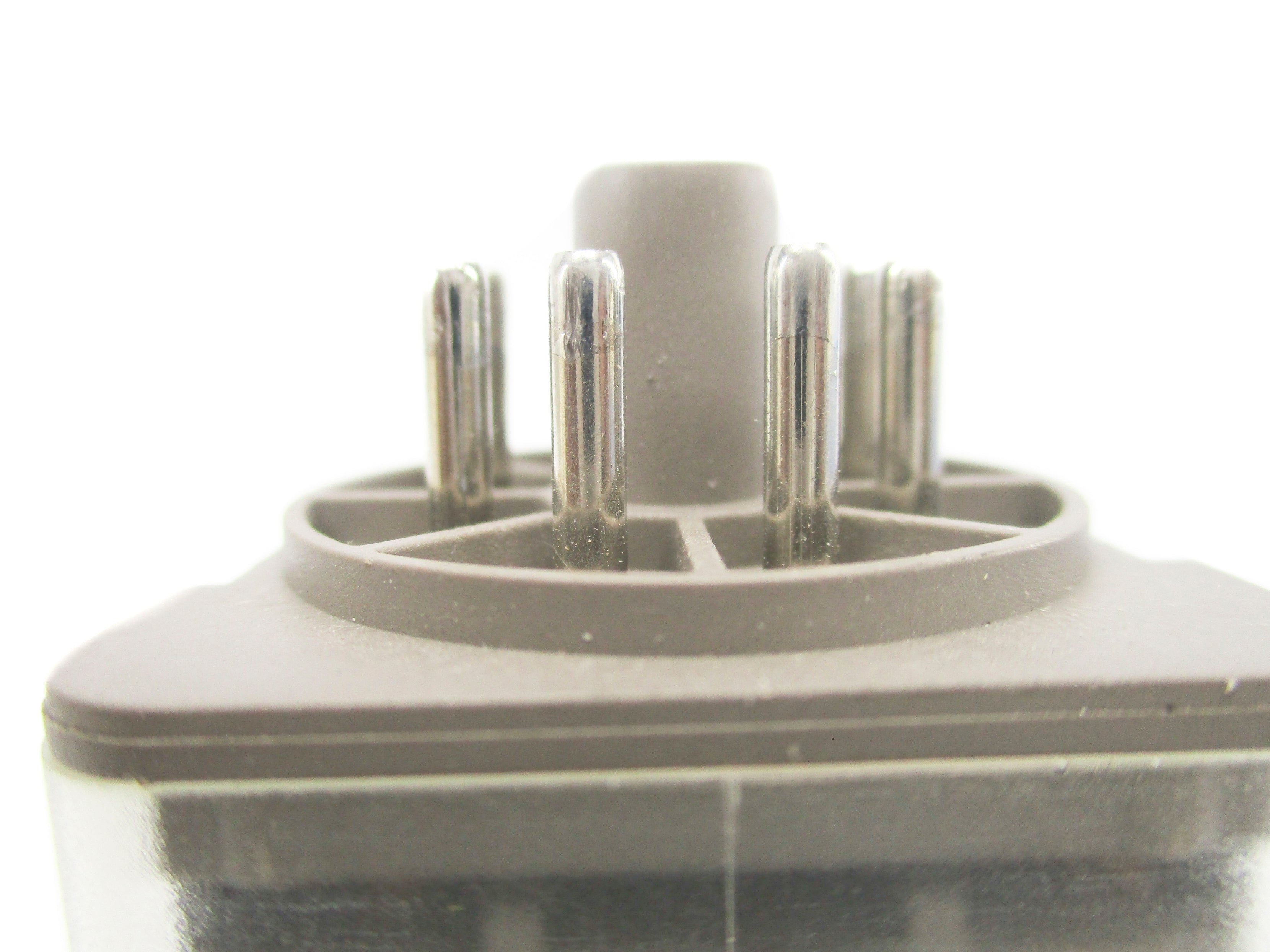 ALLEN BRADLEY 700-HA32A12-1 SER. B 12VAC 10A (GY/BL) UNMP