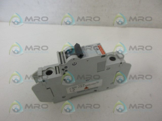 MERLIN GERIN 60104 CIRCUIT BREAKER 3A *NEW NO BOX*