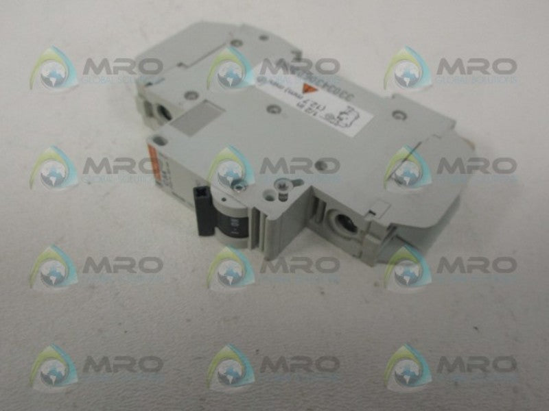 MERLIN-GERIN 60106 C5A CIRCUIT BREAKER *NEW NO BOX*