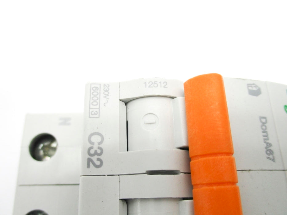 SCHNEIDER ELECTRIC 12512 DOMA67 230V 32A NSNP