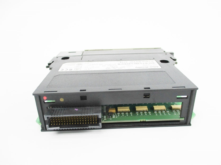 ALLEN BRADLEY 1756-IA16 SER. A F/W 3.2 UNMP