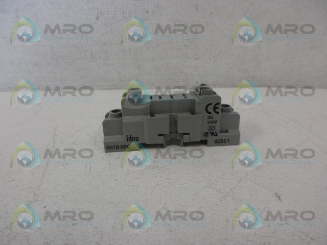 IDEC SH1B-05C RELAY SOCKET *USED*