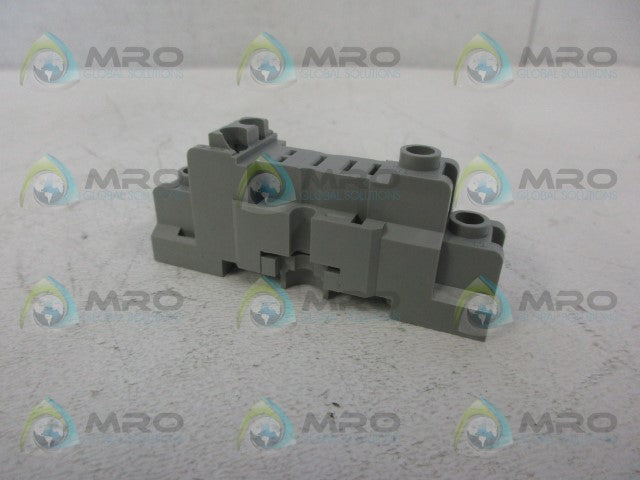 IDEC SH1B-05C RELAY SOCKET *USED*