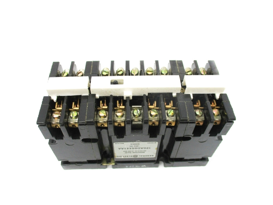 GENERAL ELECTRIC 120AD04441AA SER. A 125V 10A NSNP