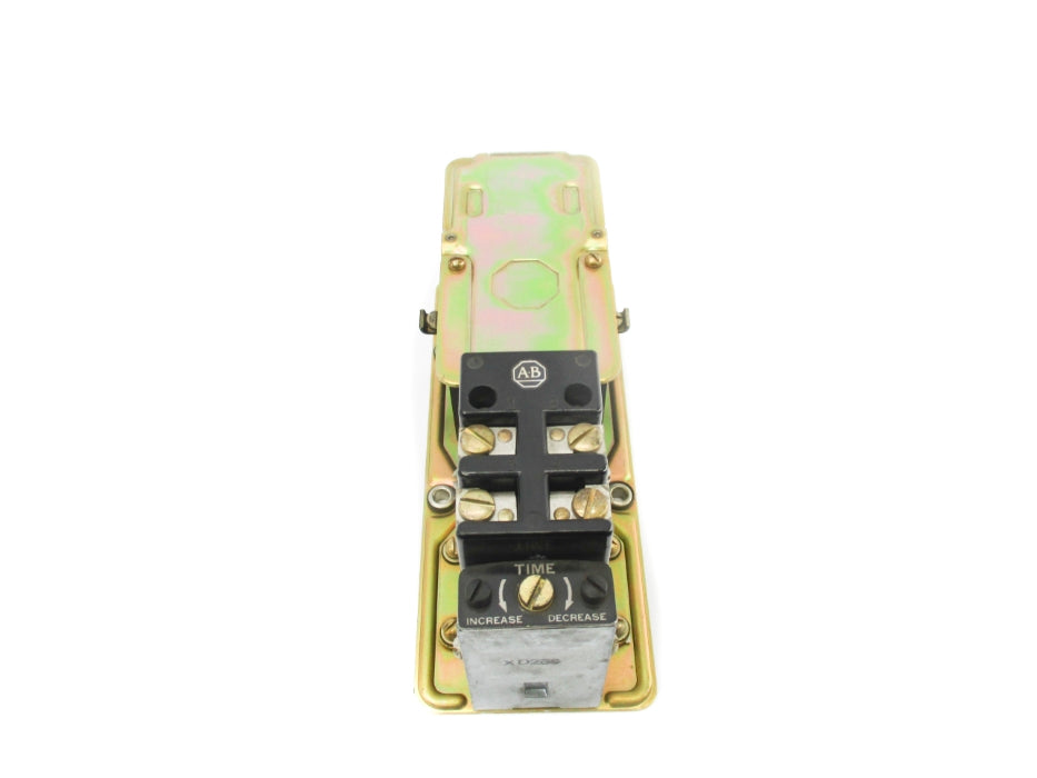 INDUSTRIAL SPARE PART 849-ZOD33 SER. B 110-120V 10A UNMP