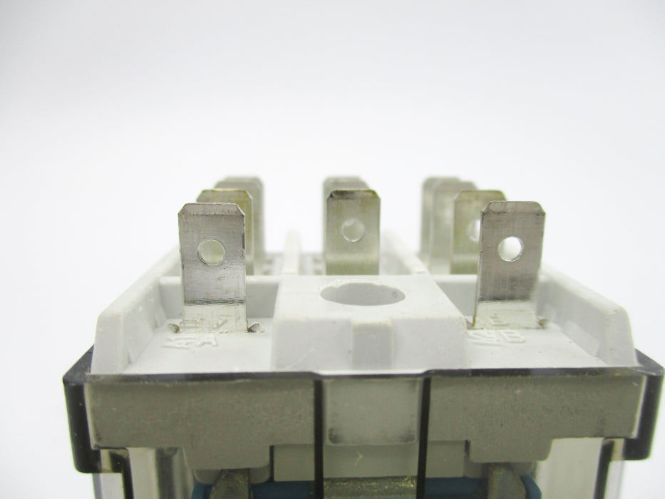 ALLEN BRADLEY 700-HB33Z24 SER. E 24VDC 15A UNMP