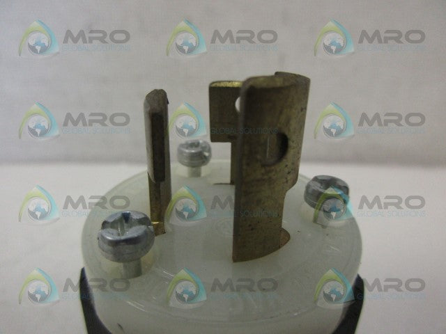 LEVITION 4770-C TWIST LOCKING PLUG *NEW NO BOX*