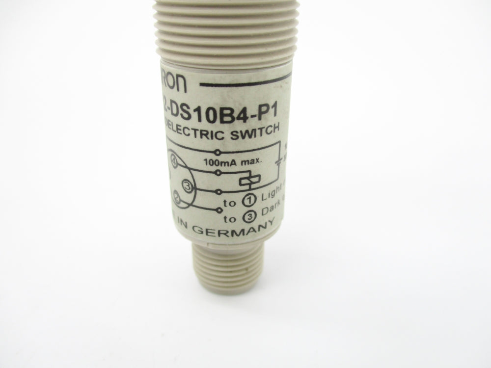 OMRON E3F2-DS10B4 -P1 UNMP