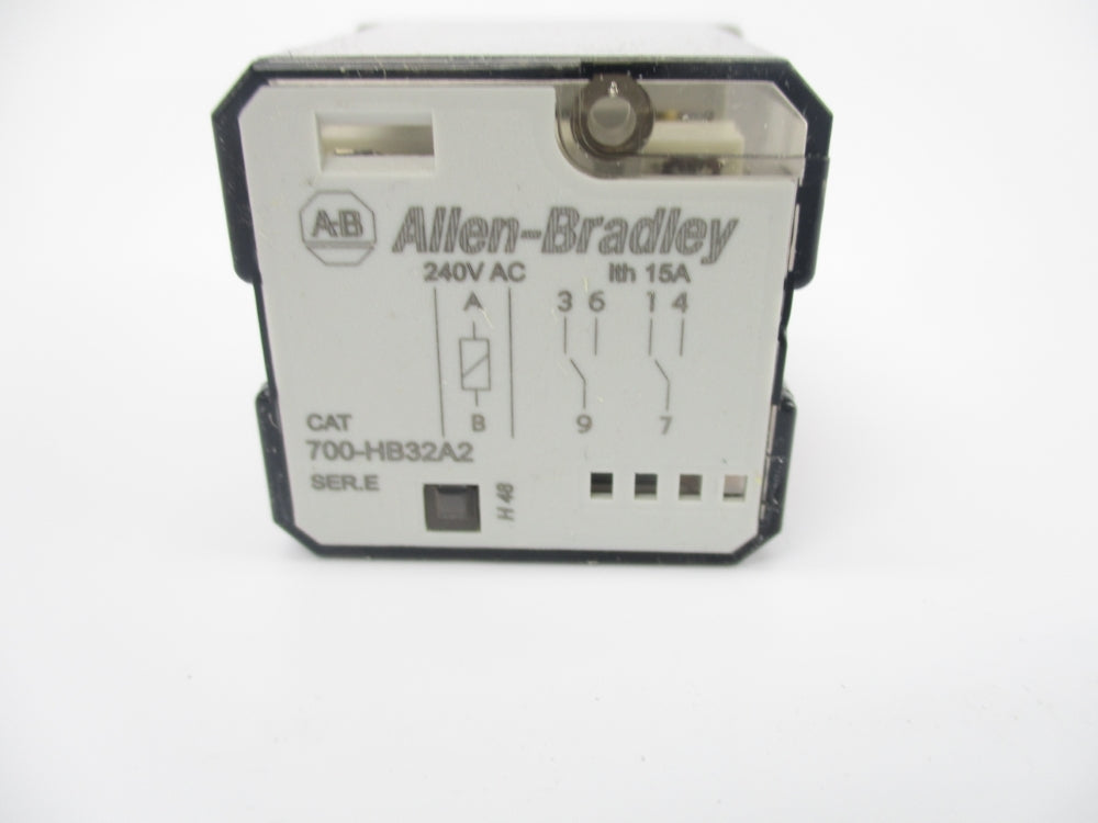 ALLEN BRADLEY 700-HB32A2 SER. E 240VAC 15A UNMP