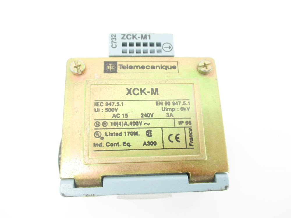 TELEMECANIQUE ZCK-M1 3A 240V NSNP