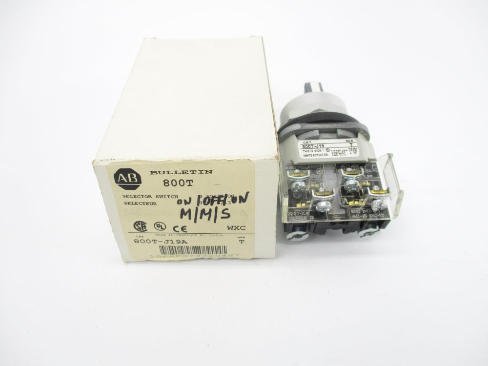 ALLEN BRADLEY 800T-J19A SER. T (WH) NSMP
