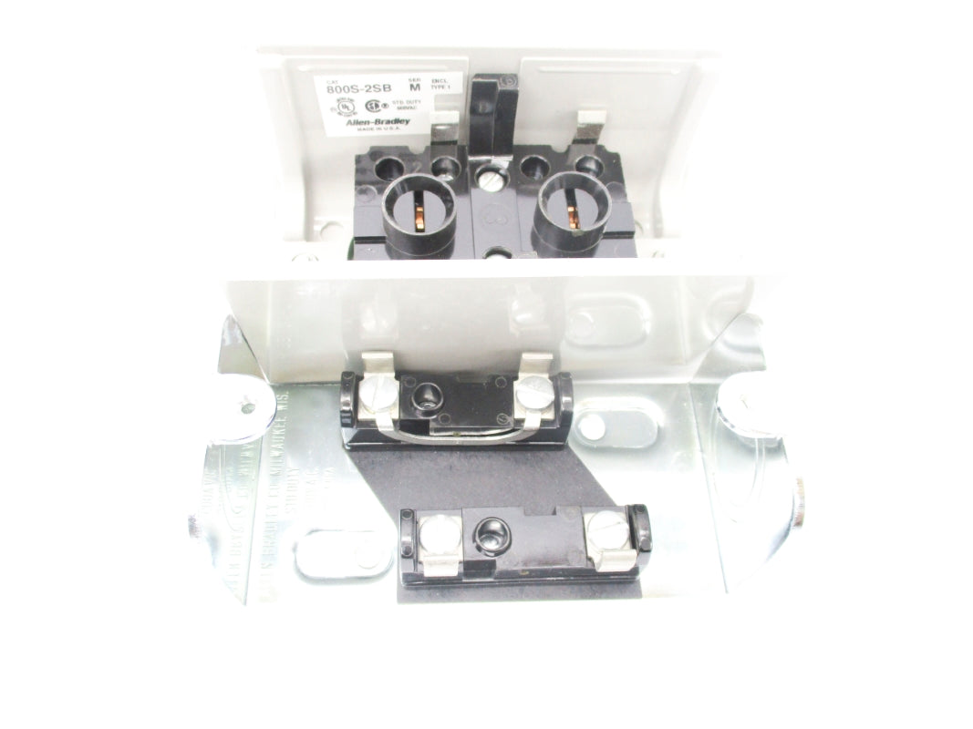 ALLEN BRADLEY 800S-2SB SER. M (WH) NSMP