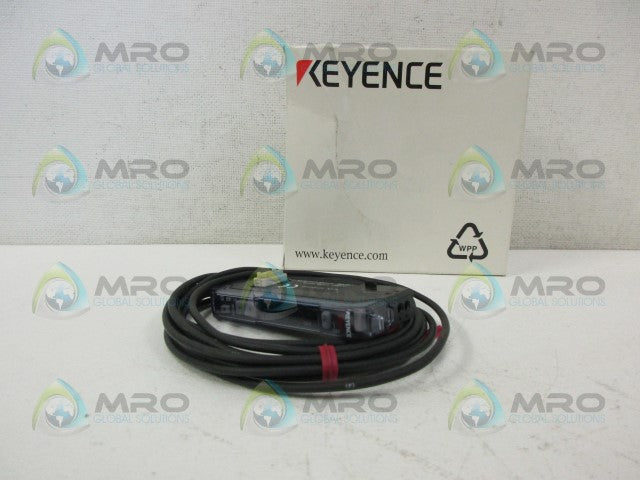 KEYENCE FS-V32 AMPLIFIER *NEW IN BOX*