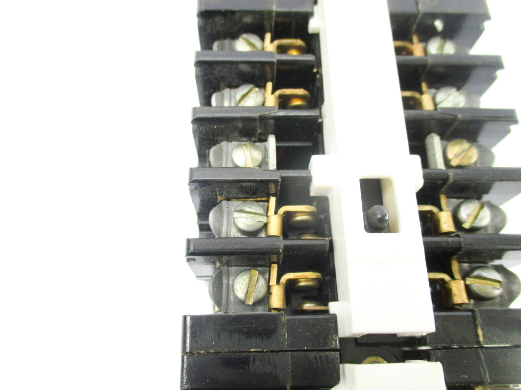 GENERAL ELECTRIC 120AD08066AA SER. A 300VAC 10A UNMP