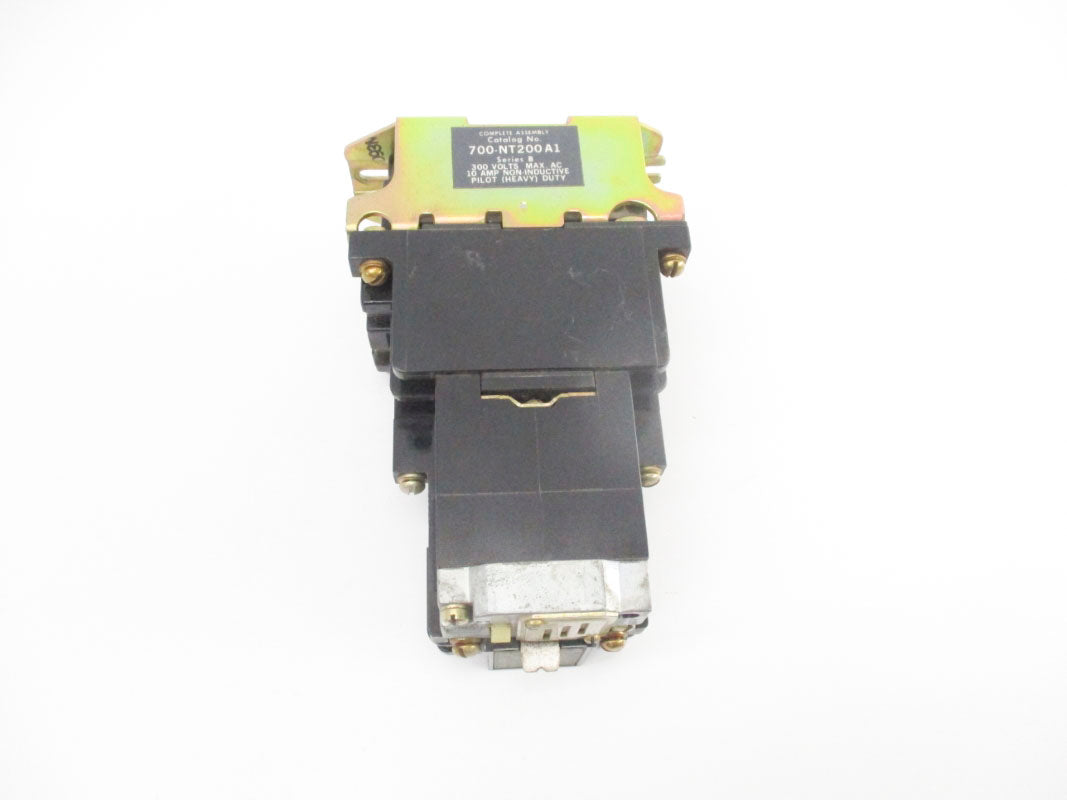 ALLEN BRADLEY 700-NT200A1 SER. B 120V 10A (AS PICTURED) UNMP