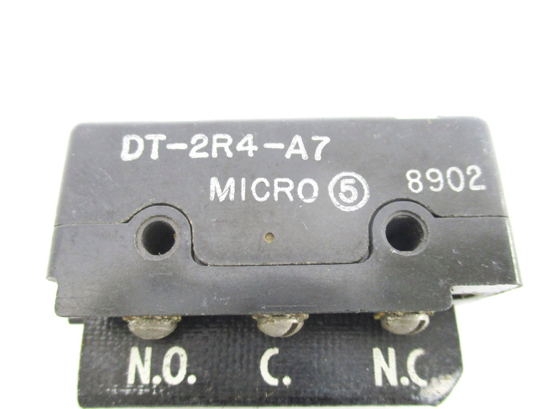 MICRO SWITCH DT-2R4-A7 250VAC/DC 10A  NSNP