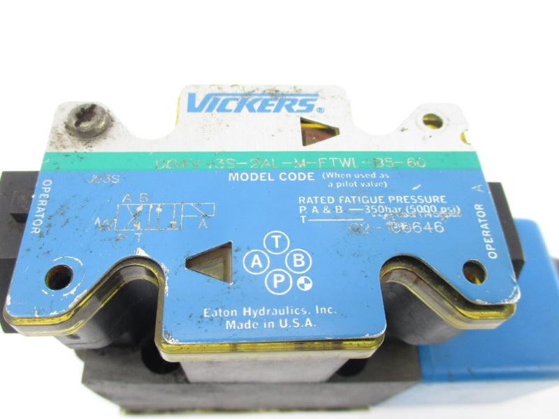 VICKERS DG4V3S2ALMFTWLB560 02-100646 110/120V .48/.46A 5000PSI UNMP