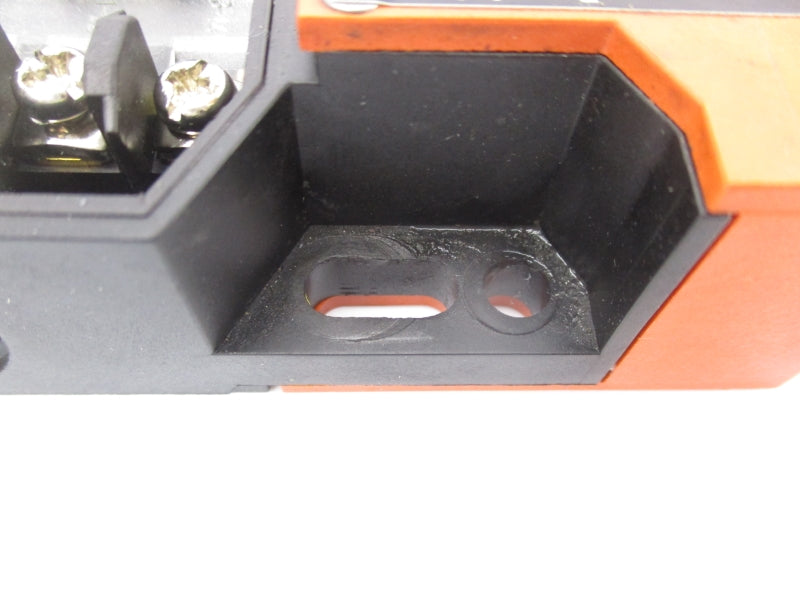 SIEMENS 3SE2243-0XX30 230V 4A (NO KEY) UNMP