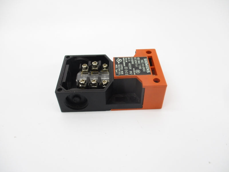 SIEMENS 3SE2243-0XX30 230V 4A (NO KEY) UNMP