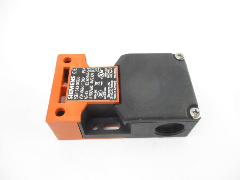 SIEMENS 3SE2243-0XX30 230V 4A (NO KEY) NSMP