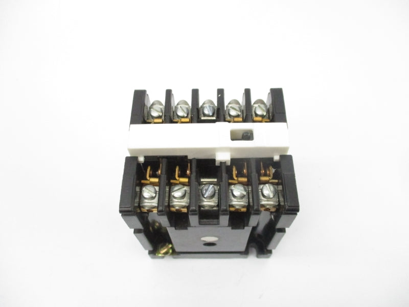 GENERAL ELECTRIC CR120AD03141AA SER. A 300VAC 10A NSNP
