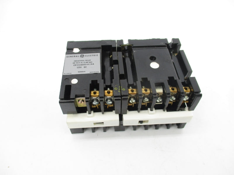 GENERAL ELECTRIC CR122AD08441AA SER. A 125VDC 10A NSMP