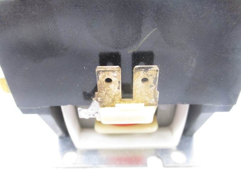 CUTLER HAMMER C25BNB230T SER. E1 24V UNMP