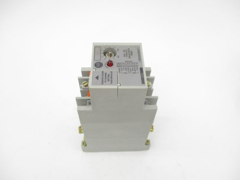 ALLEN BRADLEY 700-RTC01110U1 SER. A 110-120VAC 30A 1-9M NSNP