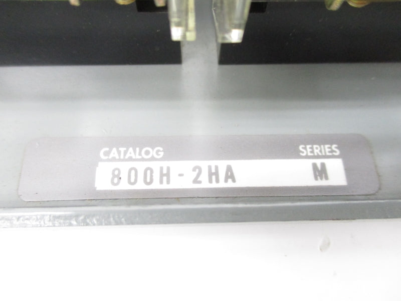 ALLEN BRADLEY 800H-2HA SER. M UNMP
