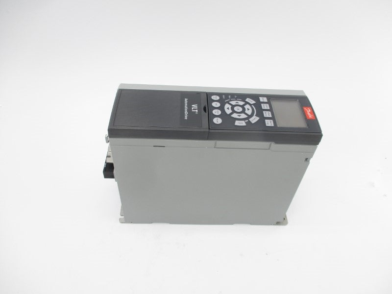 DANFOSS FC-302P2K2T5E20H1XGXXXXSXXXXAXBXCXXXXDX 131B0038 380-500V 5.0/4.3A NSNP