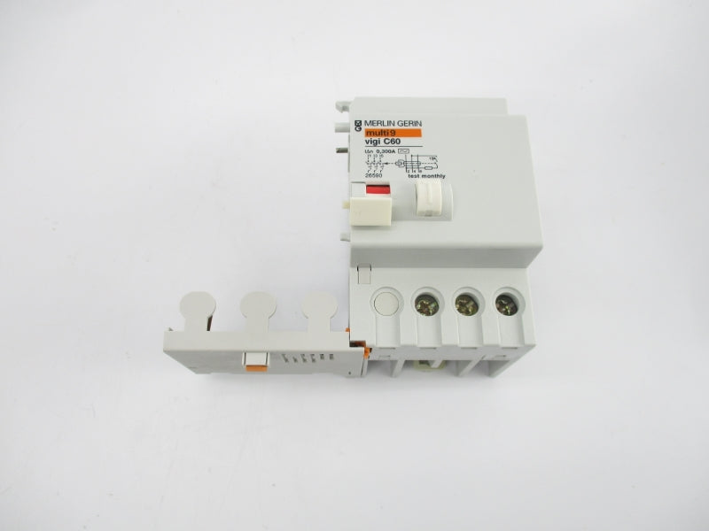 MERLIN GERIN 26590 240/415V 25A NSMP