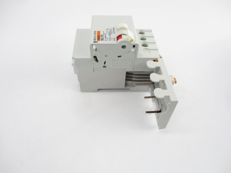 MERLIN GERIN 26590 240/415V 25A NSMP