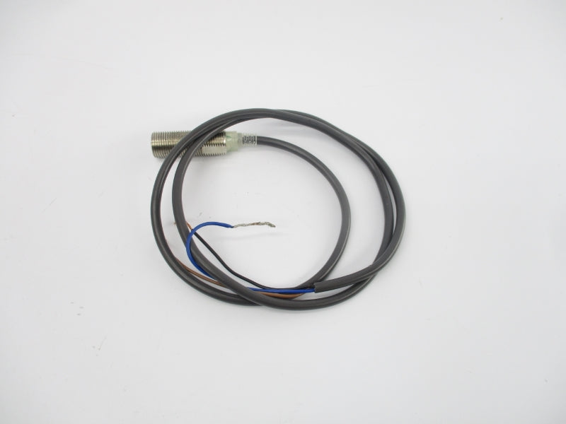OMRON E2E-X2F2 12-24VDC NSNP