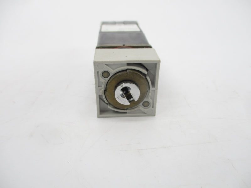 ALLEN BRADLEY 800MS-H48B SER. A 300VAC (NO KEY) NSNP