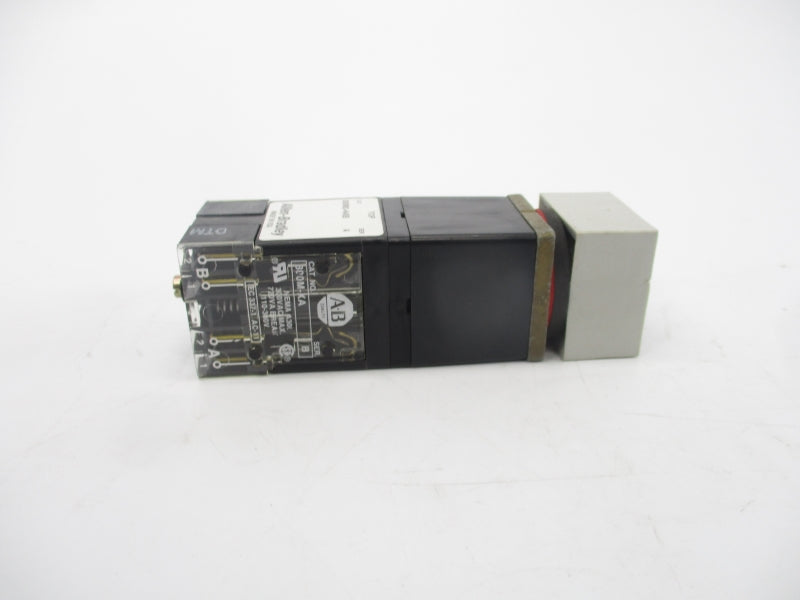 ALLEN BRADLEY 800MS-H48B SER. A 300VAC (NO KEY) NSNP