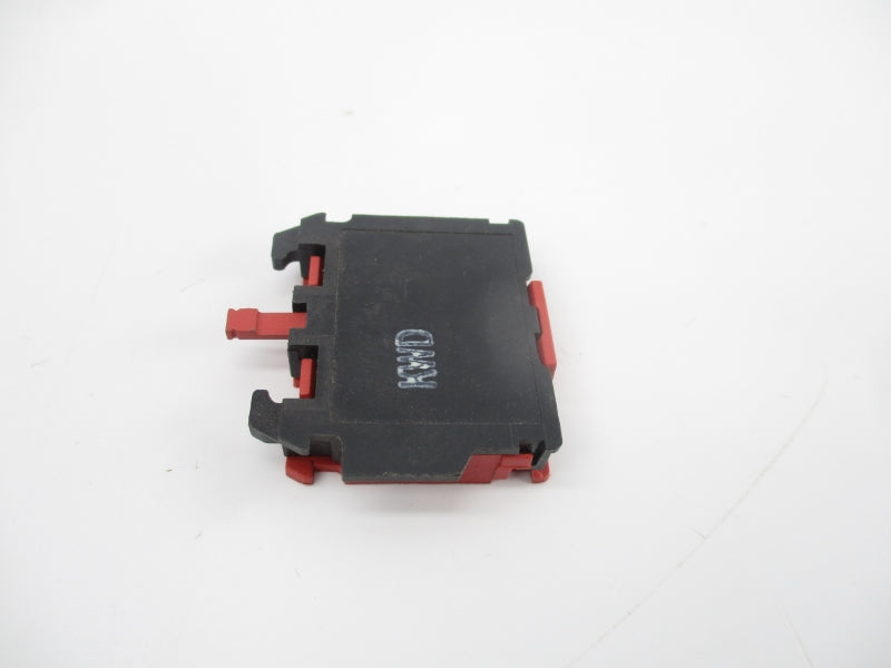 ALLEN BRADLEY 800E-4X01 SER. B 600VAC/DC 3A NSNP