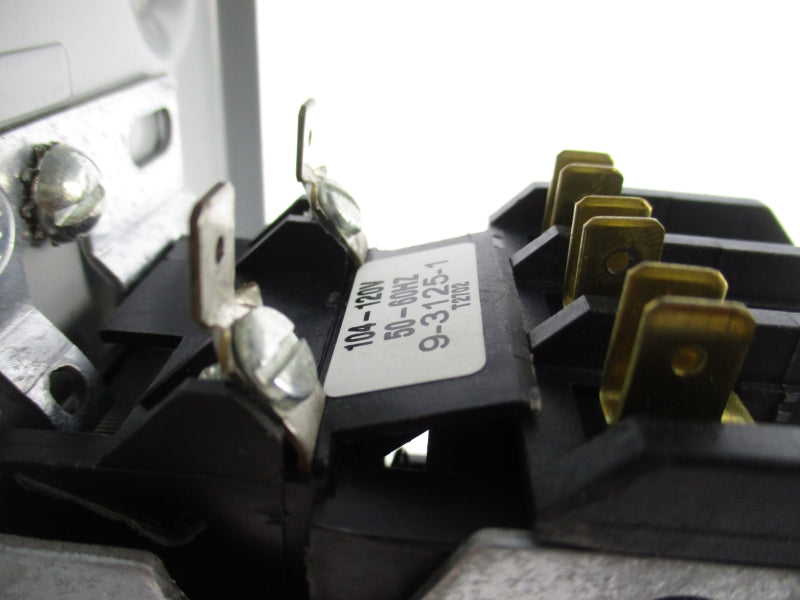 CUTLER HAMMER C799B18 SER. A1 104-120V 25A UNMP