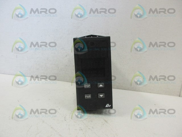 RED LION TCU00001 TEMPERATURE CONTROLLER *NEW NO BOX*