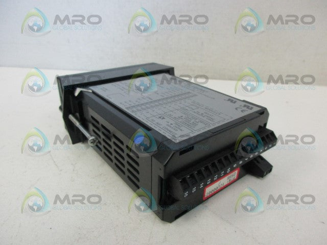 RED LION TCU00001 TEMPERATURE CONTROLLER *NEW NO BOX*