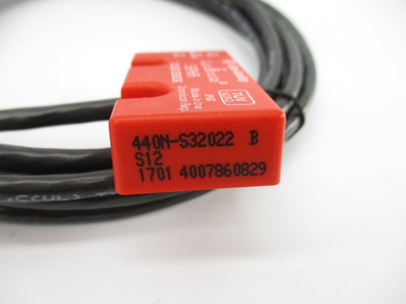 ALLEN BRADLEY 440N-S32022 SER. B NSNP