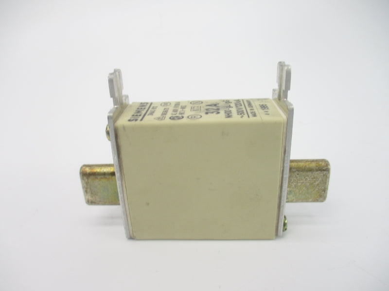 SIEMENS 3NA3812 500V 32A NSNP