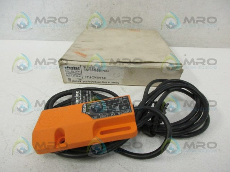 EFECTOR IW3008BPKG INDUCTIVE PROXIMITY SWITCH *NEW IN BOX*